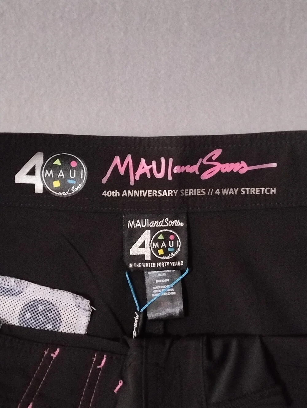 Maui And Sons 40th Anniversary Series Rad Tech Beach Shorts Men's 34 Waist NWT